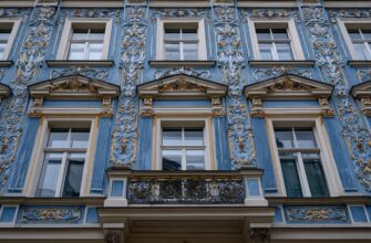 Detailní pohled na venkovní nátěr fasády v Mladé Boleslavi: péče o domov, která vydrží