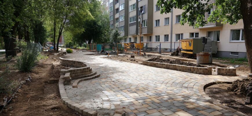 Jak zvládnout pokládku dlažby Kladno: praktický průvodce pro jisté kroky