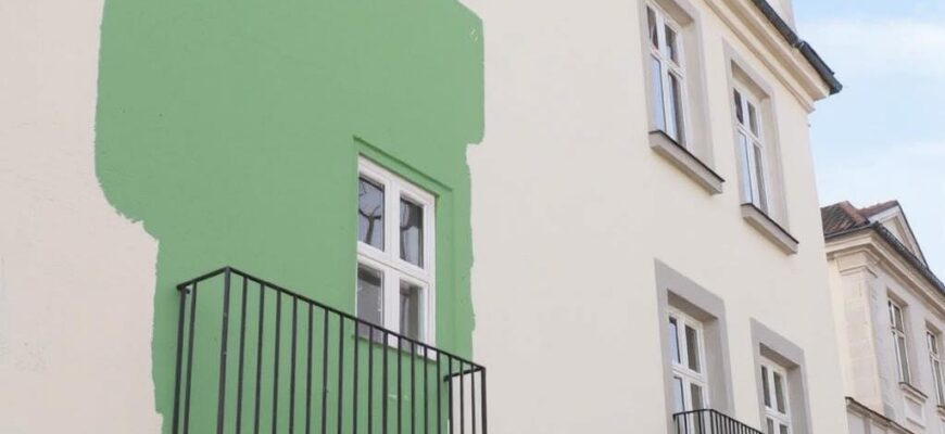 Postupy krok za krokem při cena nátěru fasády za 1 m² (Praha)